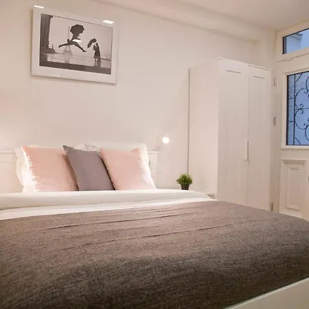 Mathilde - Authentic Saint-germain Seine Walk Apartment *