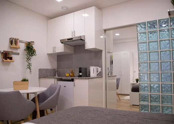 Mathilde - Authentic Saint-germain Seine Walk