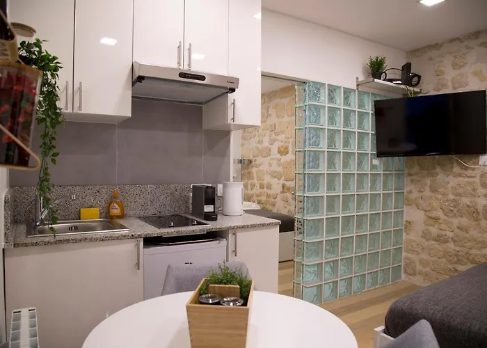 Mathilde - Authentic Saint-germain Seine Walk Apartment Paris